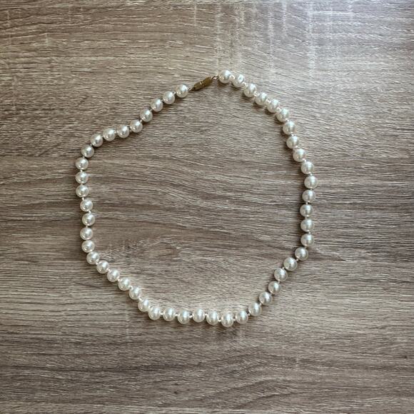 Faux Pearl Necklace Lot of 3 Varied Sizes Gold Tone Accents - Picture 6 of 11